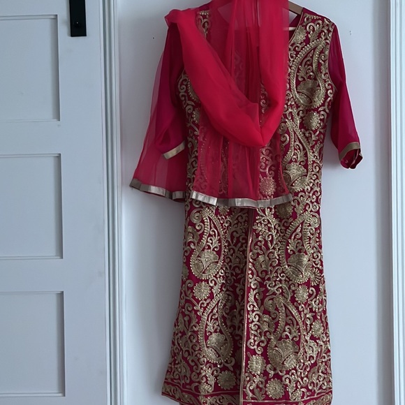 Traditional Indian Heavily embroidered salvar suit with saree scarf size S - Picture 10 of 10